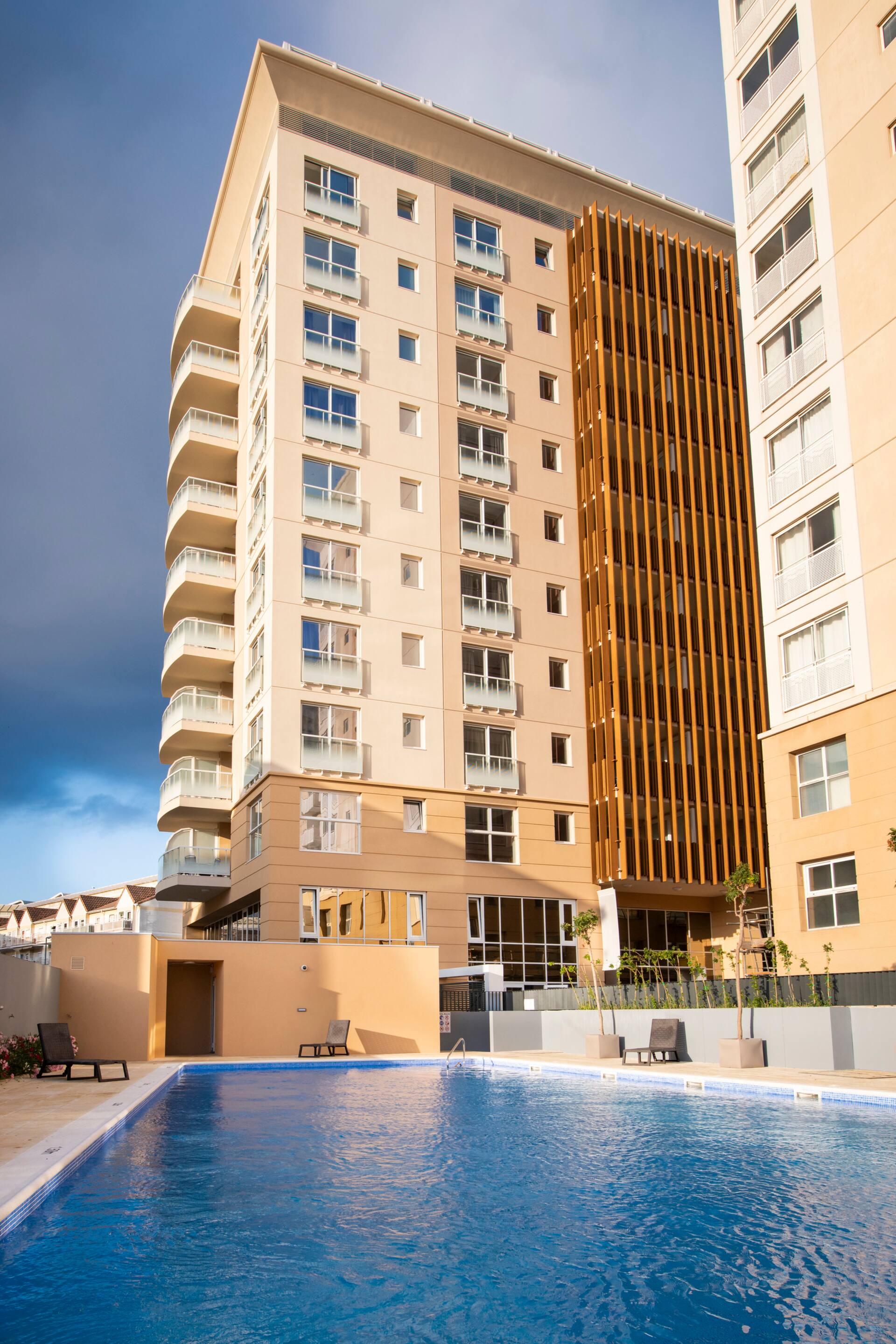 West One by Bentley Holiday Apartments - Pool & Gym & Parking — foto 2
