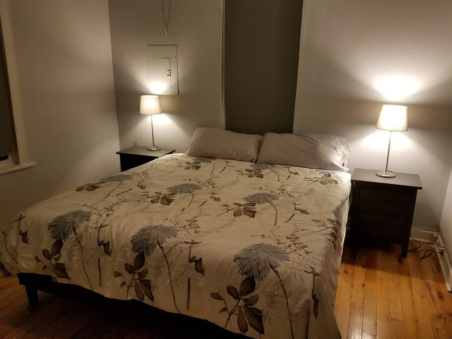 master bedroom. king size luxury foam mattress with 1000tc sheets.