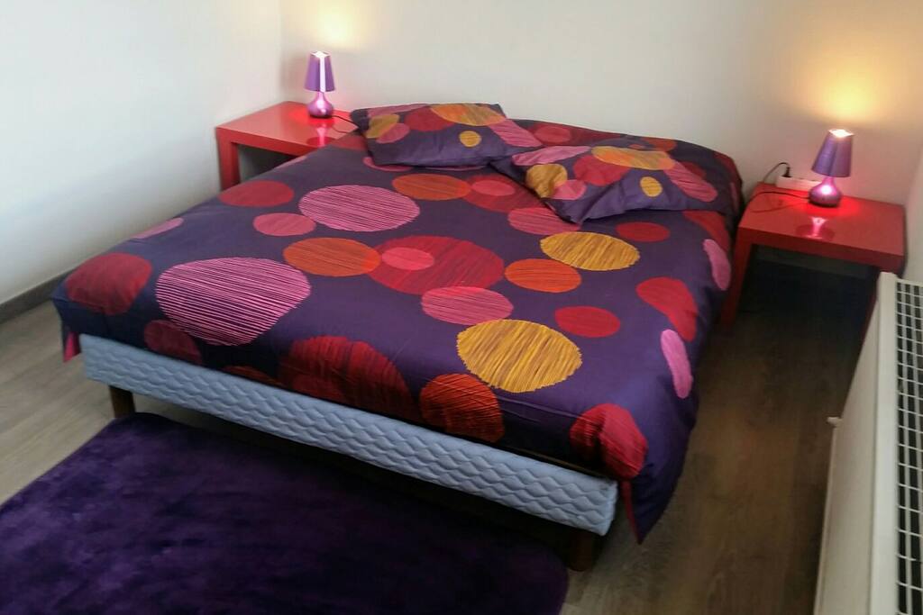 la chambre et son lit double