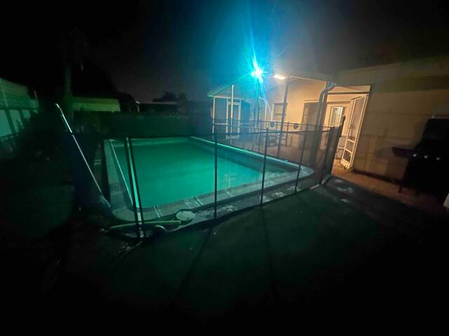 Casa con piscina gallery image 4