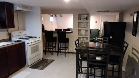 25 1C  Entire 2BR Apartment near   NYC and EWR