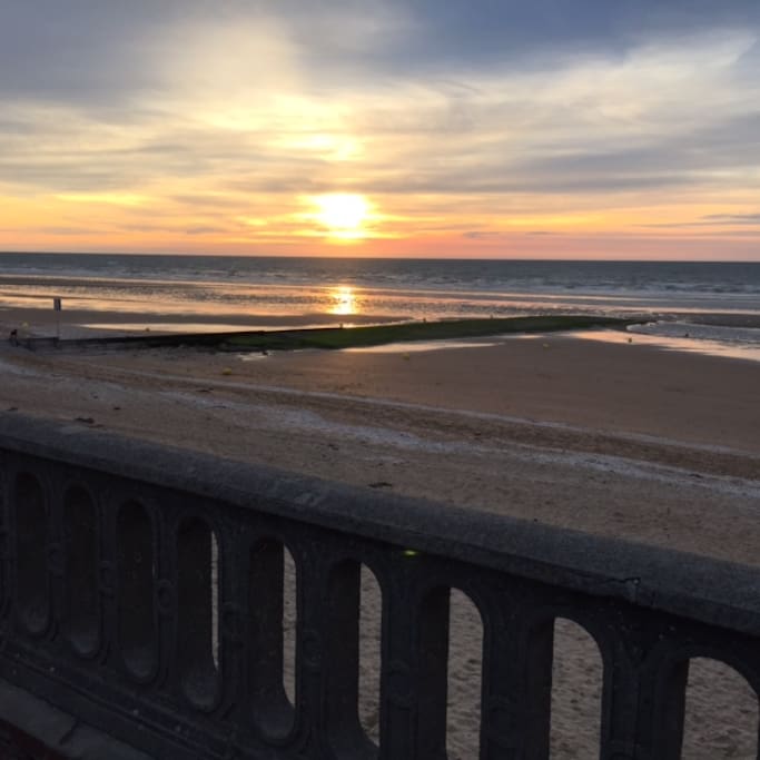 Coucher de soleil sur la promenade Marcel Proust