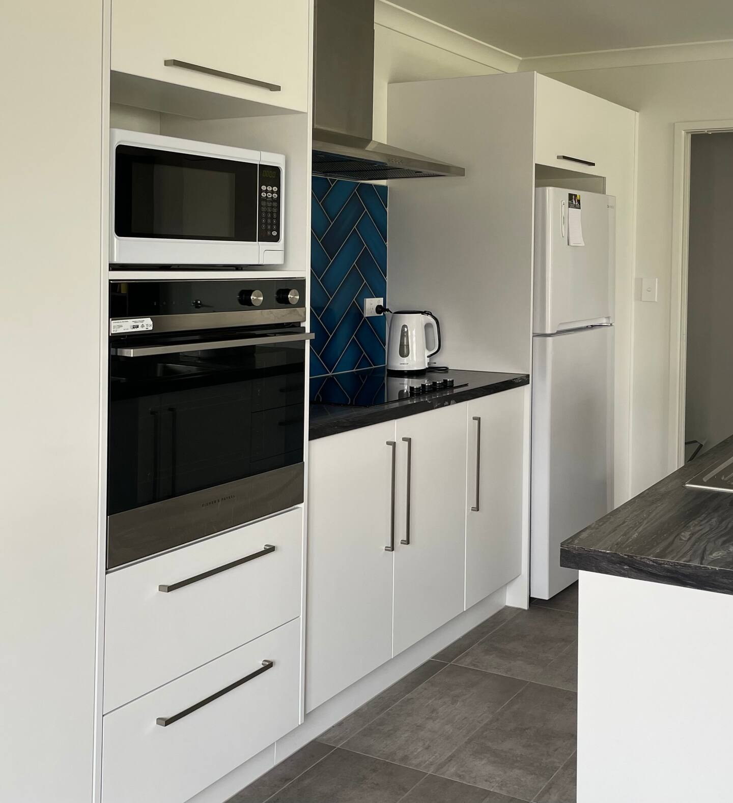 Robbie Sunny Home: Four-bedroom With Fibre Wi-fi 5