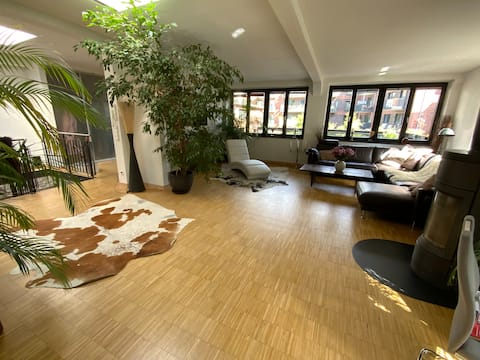 Beliebte Airbnb-Anzeige: Loft with large veranda in Bahrenfeld