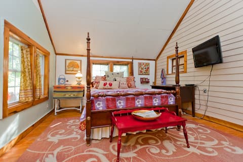 Adorable Rustic Cottage