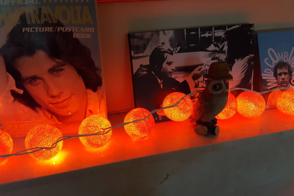 Mantlepiece.