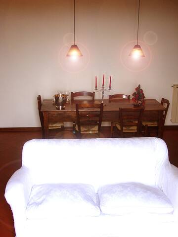 beautiful apartment with terrace in gallery image 4