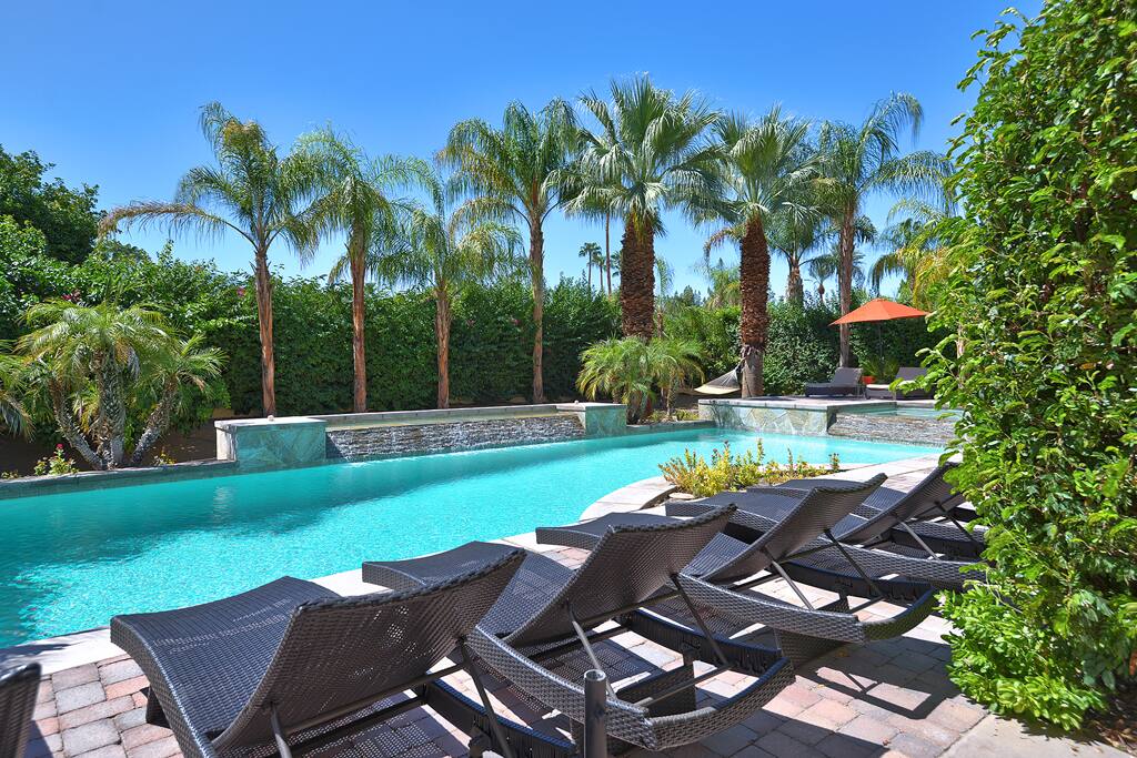 CHAISES TO POOL AND LANDING