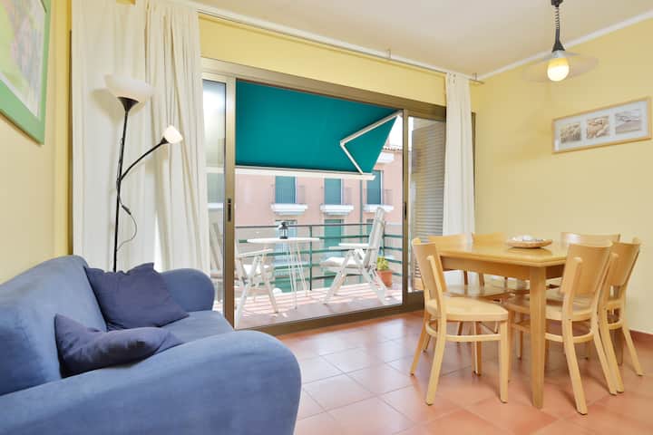 Beautiful Apartment Near The Sea - Torredembarra