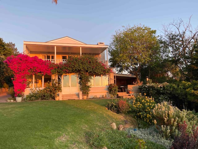 Noordhoek, home with beautiful sea views (solar)