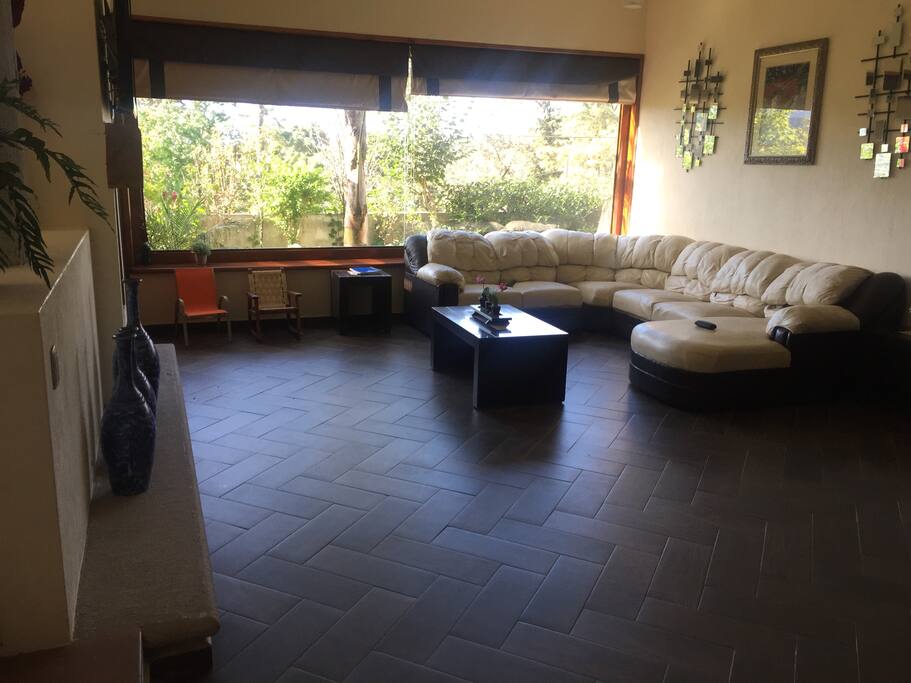 SALA AMPLIA