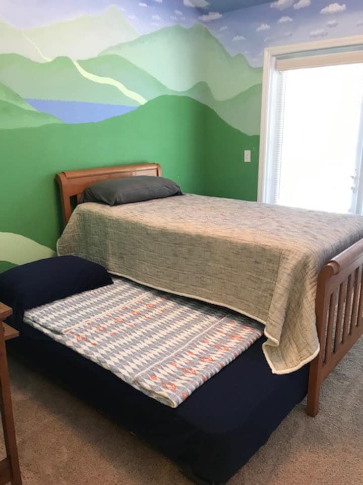 Viertes Schlafzimmer mit Ausziehbett