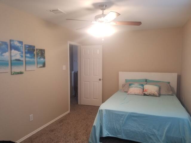 Brand new home with cozy beach themed room!