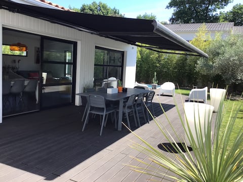 Beautiful house near Bordeaux sleeps 8