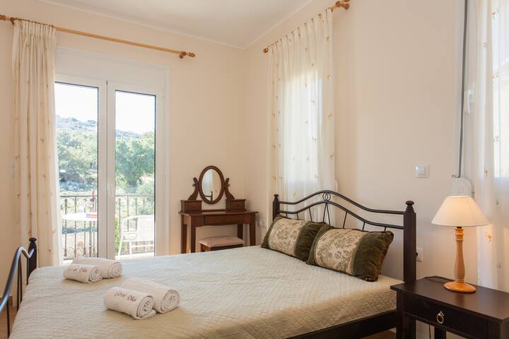 Villa Chloe – Gerani Villas with private pool gallery image 3