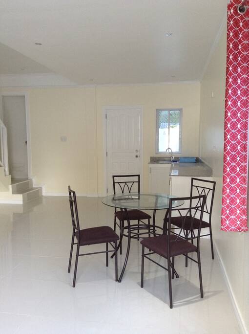 Kitchen/Dining area