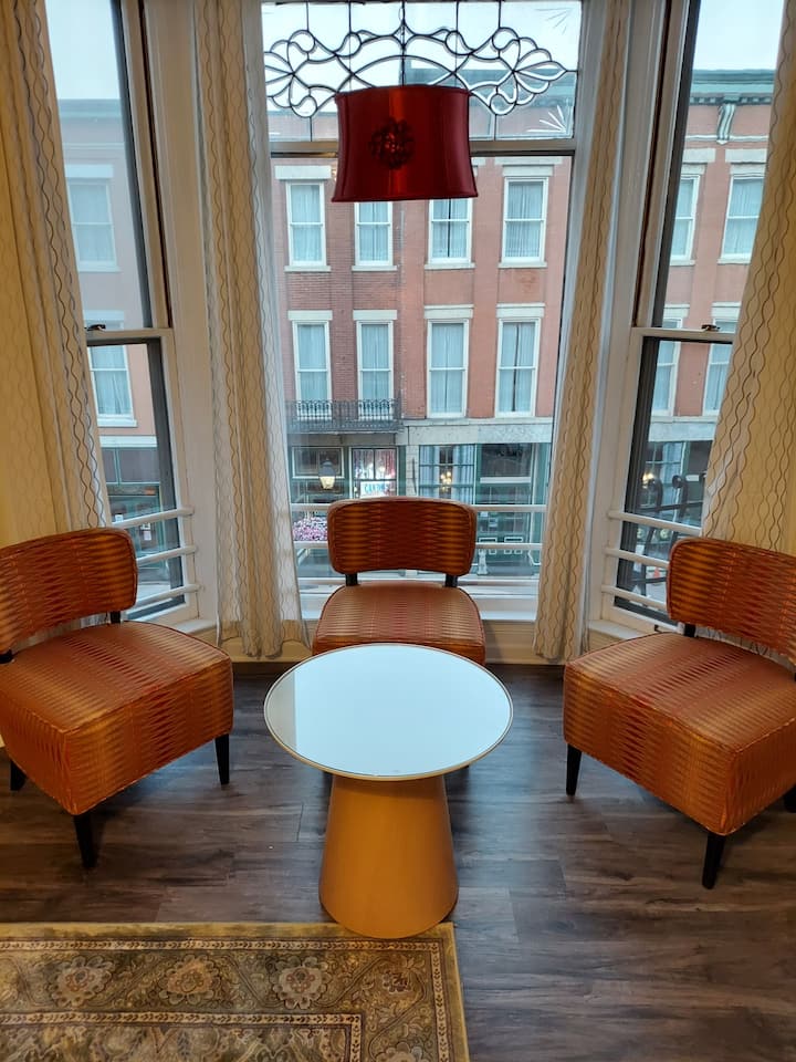 Suite 4 Overlooking Historic Downtown Galena - Galena, IL
