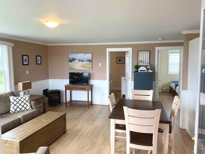 Family Friendly Sandy Beach Front Cottage - Île de Cap Breton