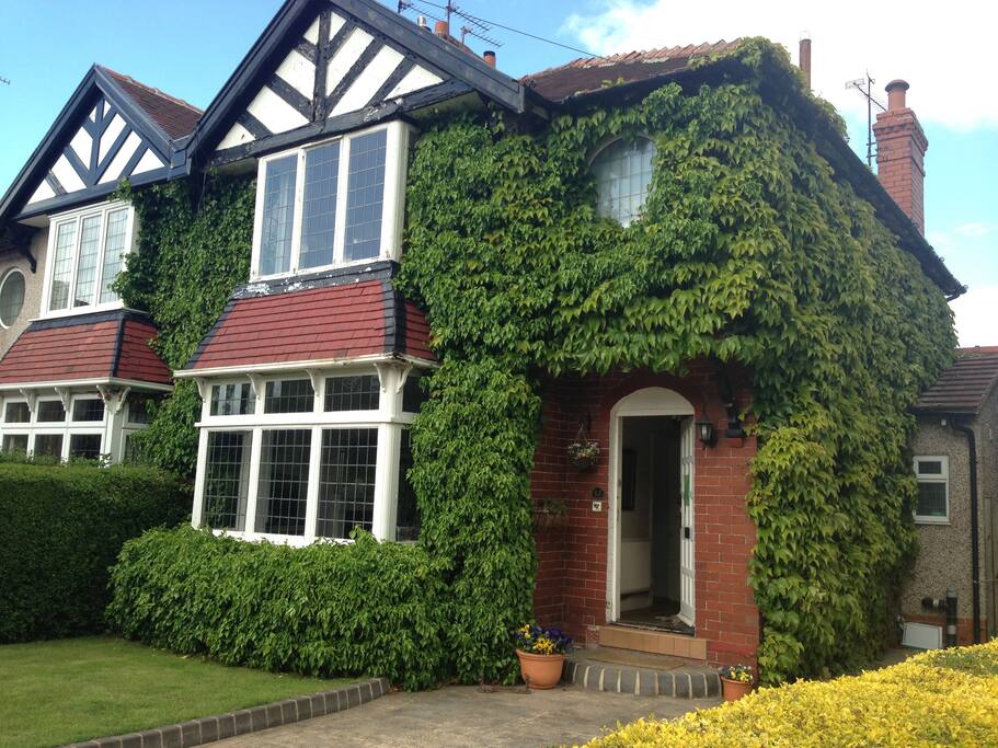 A warm welcome in Sheffield's most beautiful suburb on the edge of the Peaks.