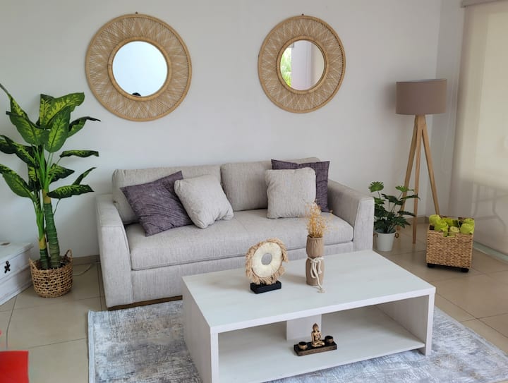 Obývačka s televízorom a Wi-Fi