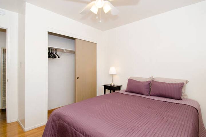 Palo Alto 2BR Remodel w/ New Furniture gallery image 4