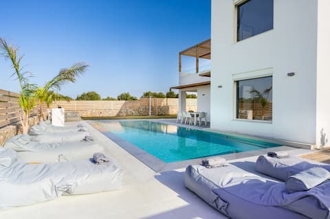 Sardines Luxury Villa 3-Private Heated Pool/Gym