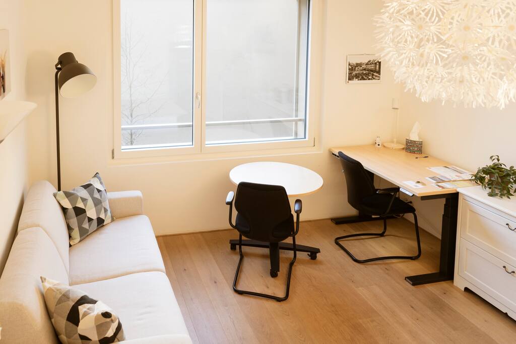 The room
Das Zimmer
La chambré