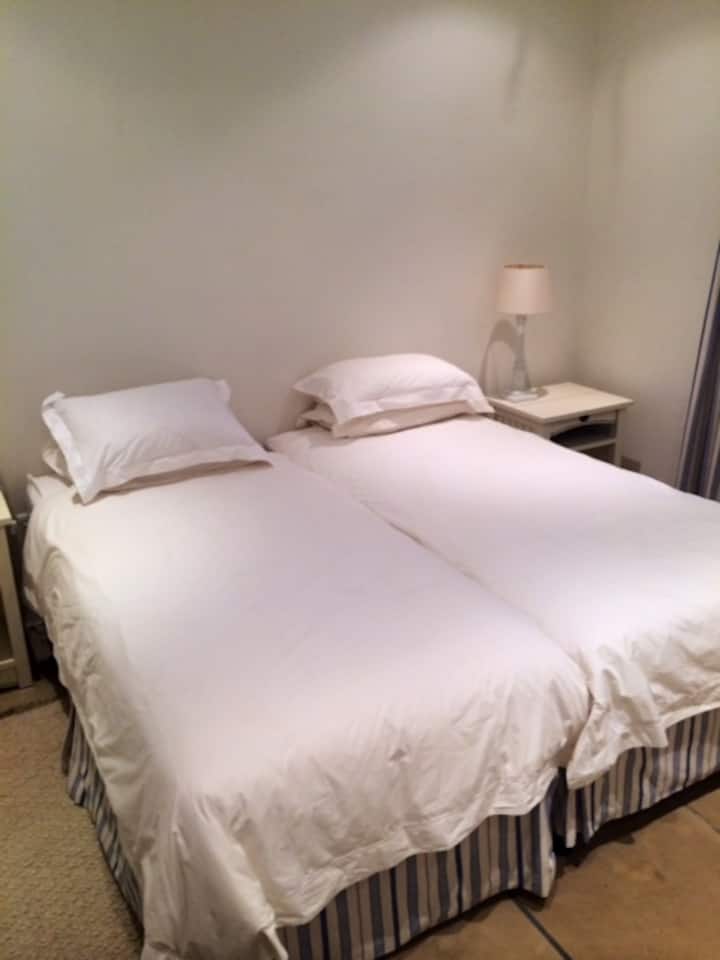 Спалня 2 (2 единични)