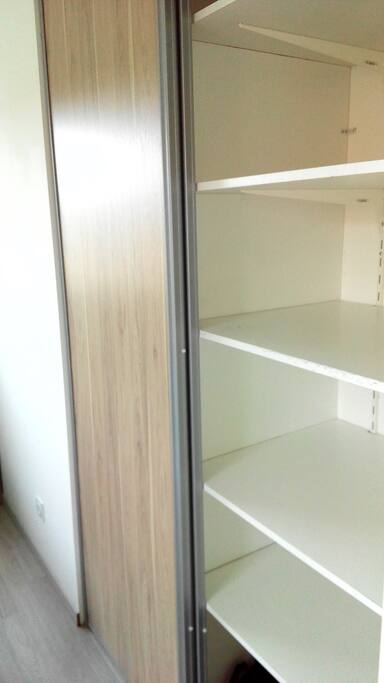 Chambre 1, placard