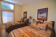 Chumba cha kulala cha Ghorofa ya Juu - Vitanda 2 vya Ukubwa Kamili