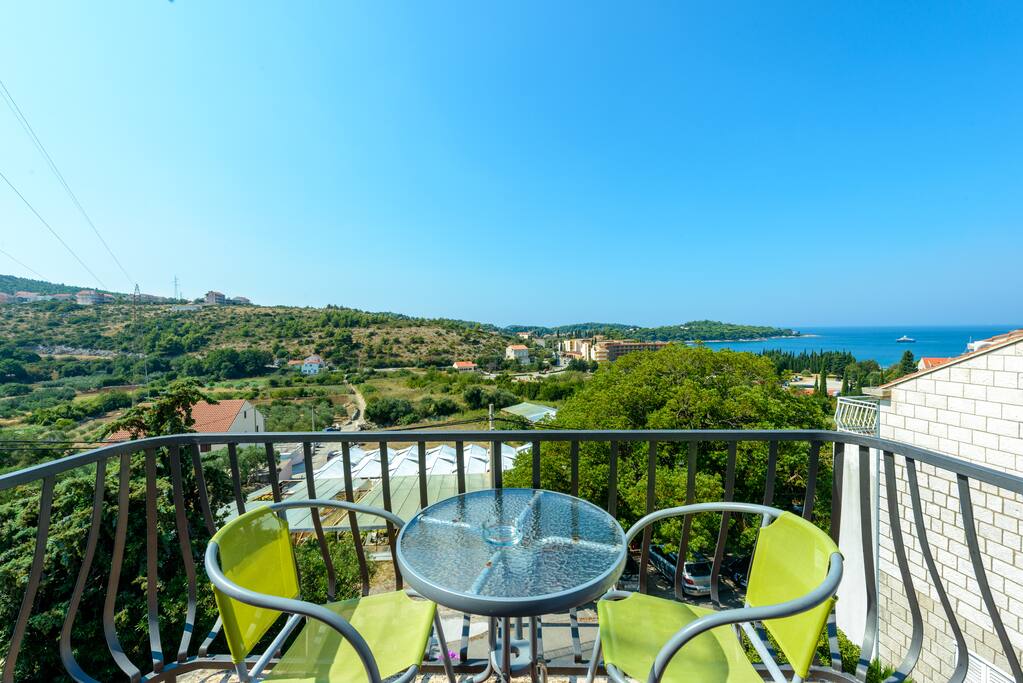Furnished balcony with sea view