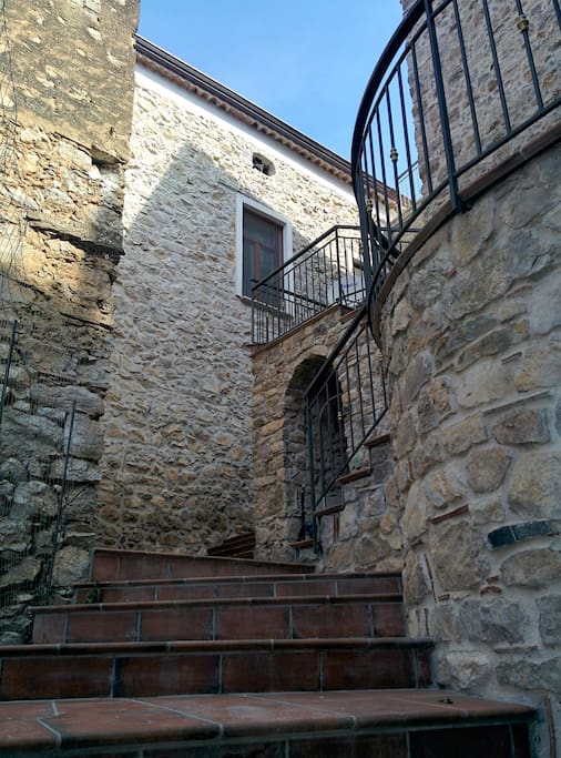 le scale... verso l'ingresso