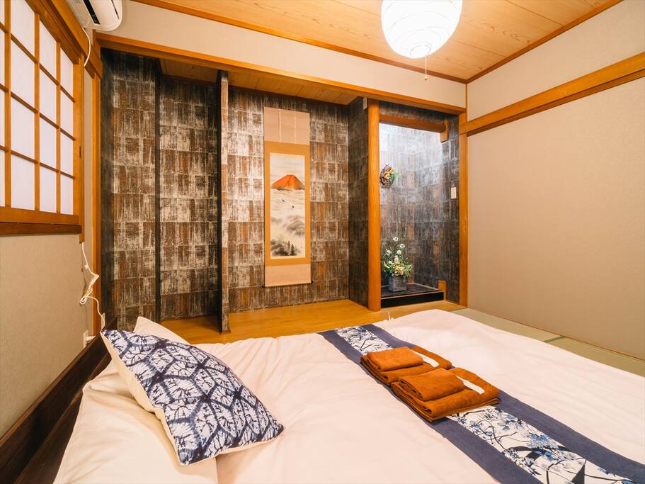 Bedroom1 has 2xDouble beds