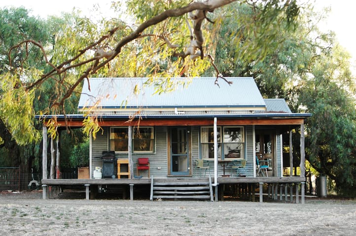 The Shack A Rustic Rural Retreat Cottages For Rent In