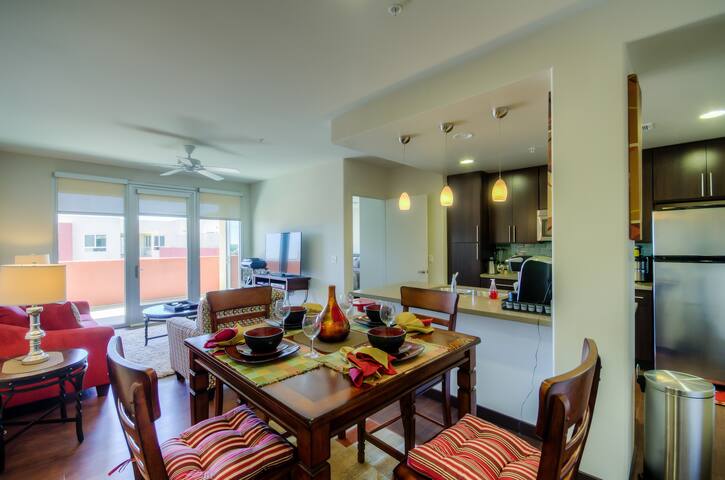 Immaculate WeHo 2 Bdrm – All New! gallery image 5