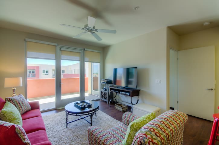 Immaculate WeHo 2 Bdrm – All New!