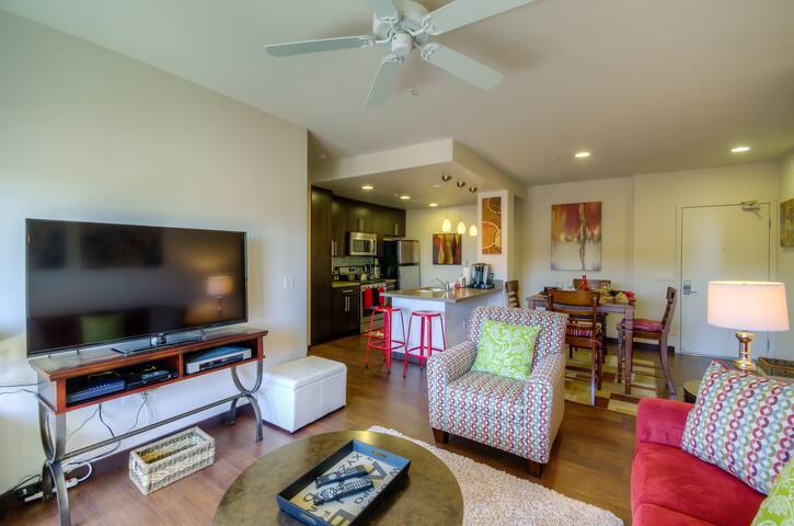 Immaculate WeHo 2 Bdrm – All New! gallery image 2