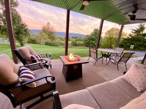 Mountain View🌄 Modern Basement Suite*King Bed*Wifi
