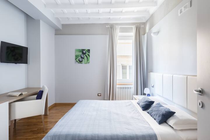 Spanish Steps House gallery image 5