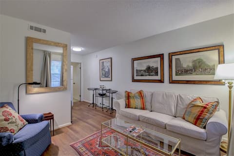 BEST Location in Hillcrest-Door 2- Walk Anywhere