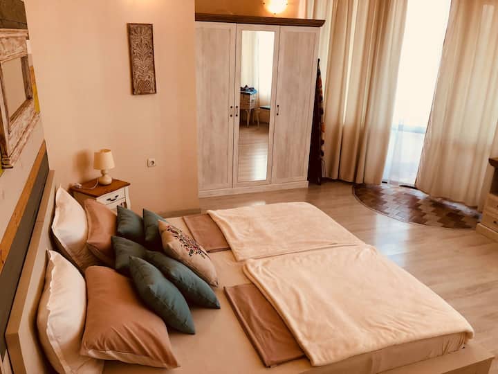 חדר שינה בקומה העליונה