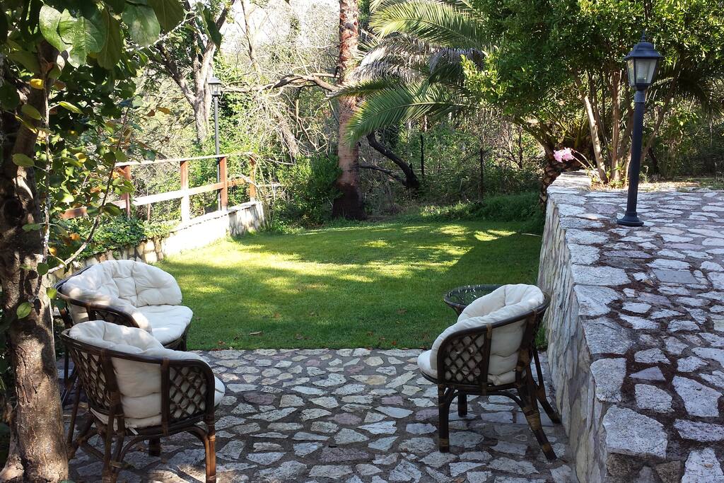 Zona relax e prato