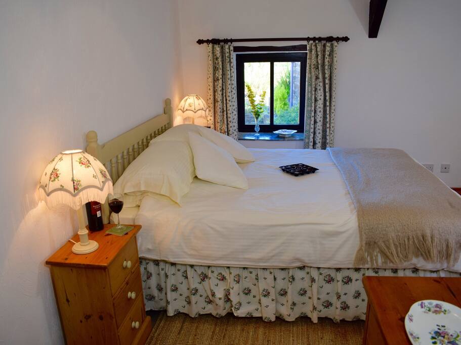 The Bedroom In Hydrangea Cottage