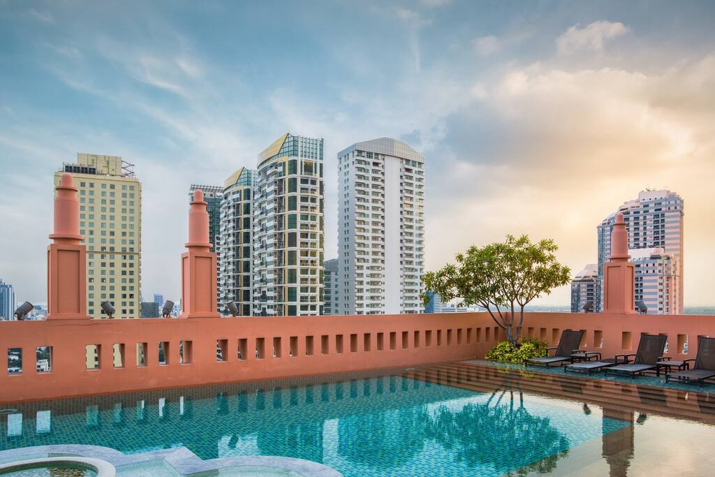 Swimming pool
