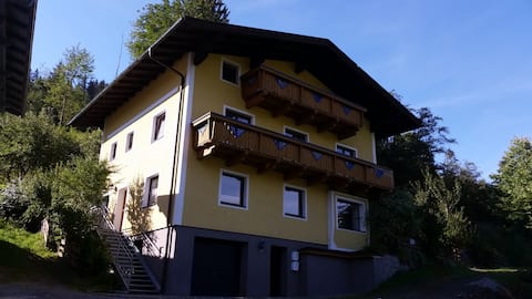 Popular Airbnb listing: Spacious vacation home in Bruck An Der Großglocknerstraße