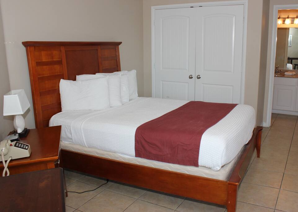 Another view of the Bedroom i