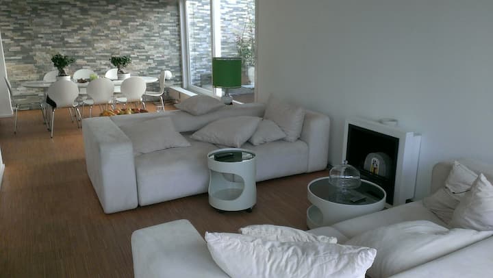 The View -  (2 Separate Beds In The Room Possible) - Frankfurt