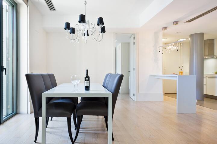 Luxury 2 bedroom apartment on Paseo de Gracia gallery image 3