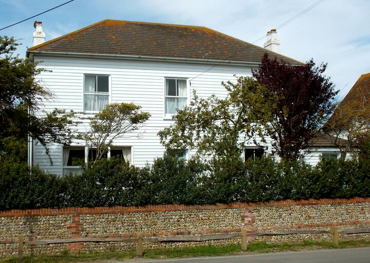 Lovely large house near the sea Houses for Rent in West Wittering