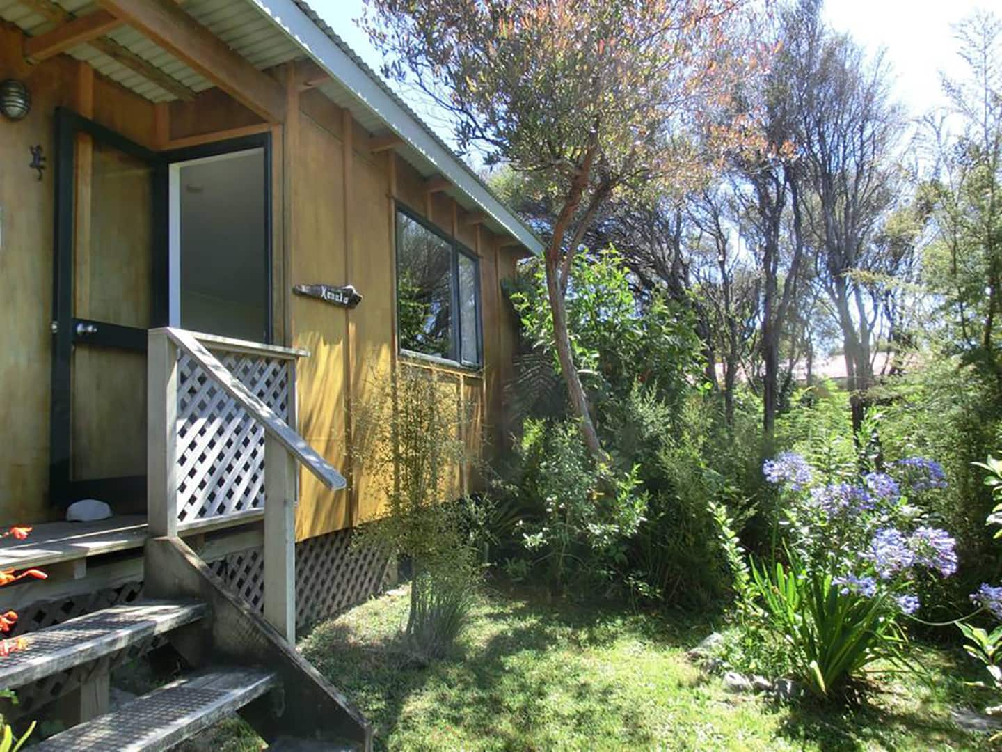Kanuka Double Ensuite Cabin 1